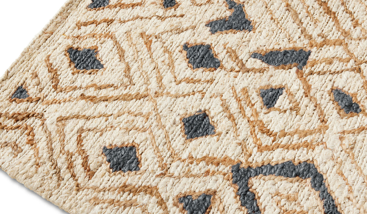 Tapis Ténéré en jute - Cassina-gros plan sur le motif de losanges bleu gris et beige-Cassina