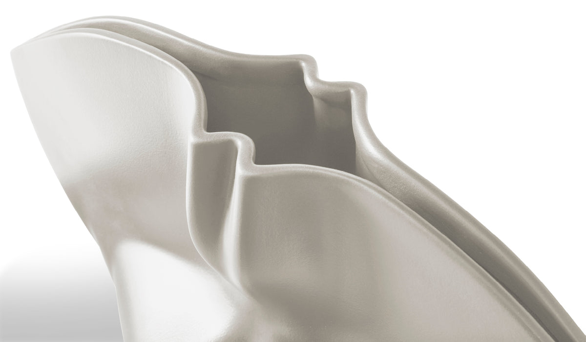 Vase Brolic de Bradley L. Bowers - Cassina-détail du bord ondulé d&