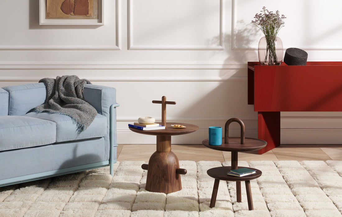 Objets Réaction Poétique de Jaime Hayon - Cassina-en situation dans un salon, tables basses en bois-Cassina