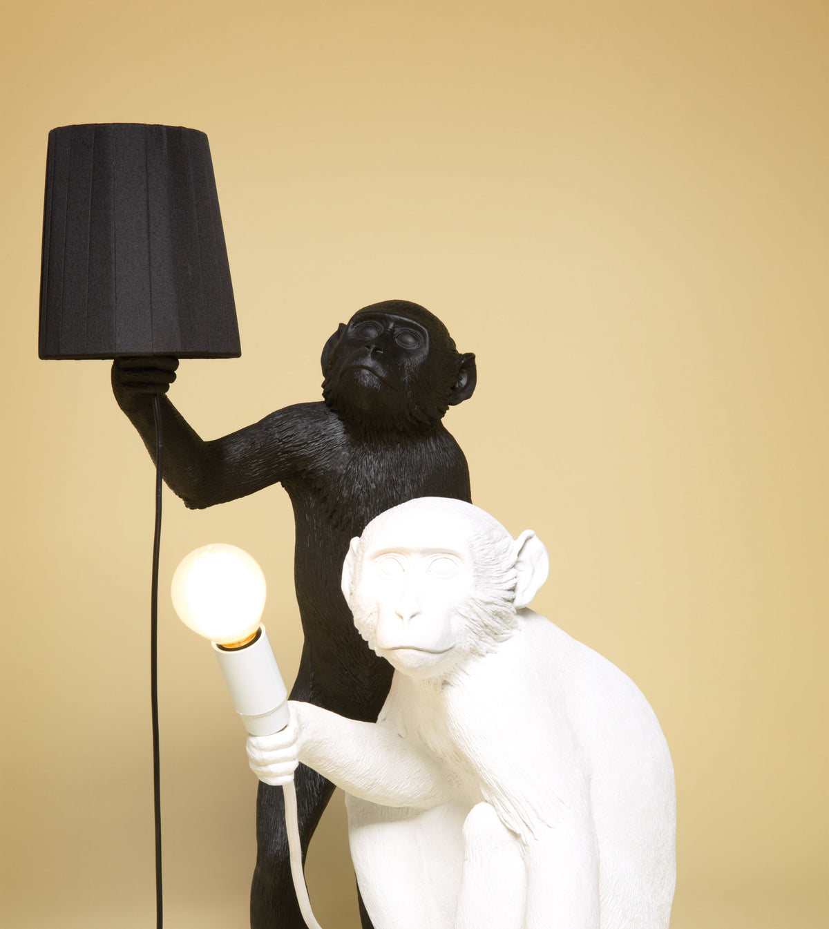 Lampe Monkey Lamp Sitting intérieur de Marcantonio - Seletti-vue 3-The Woods Gallery