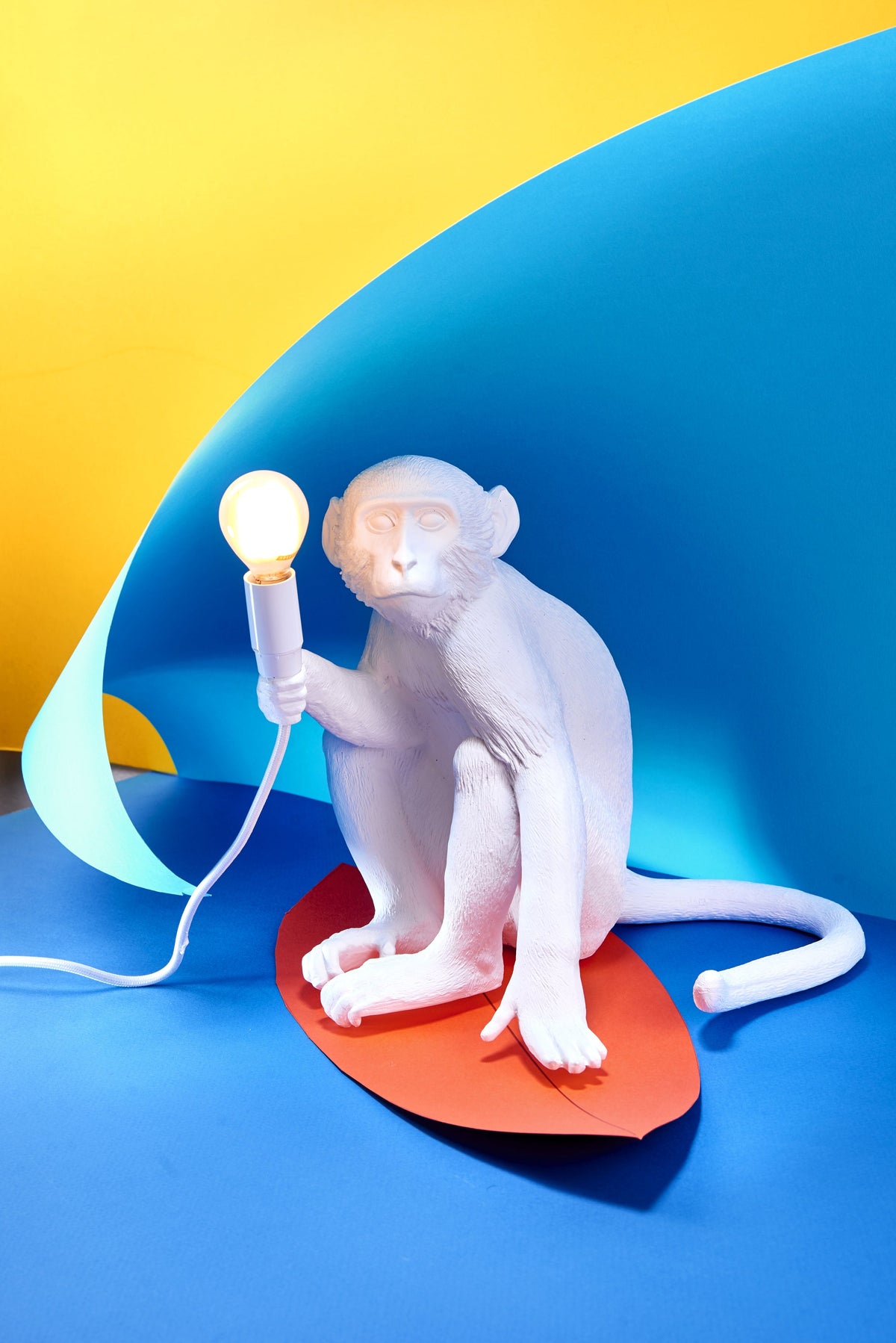 Lampe Monkey Lamp Sitting intérieur de Marcantonio - Seletti-vue 2-The Woods Gallery