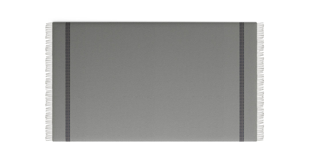 Plaid Naos en laine et cachemire - Cassina-vue de dessus, plaid gris à franges-Cassina