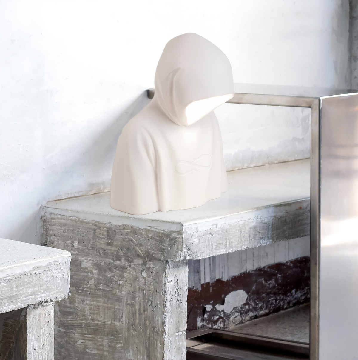 Lampe Bad Guy blanche de Uto Balmoral - Seletti-vue 2-The Woods Gallery