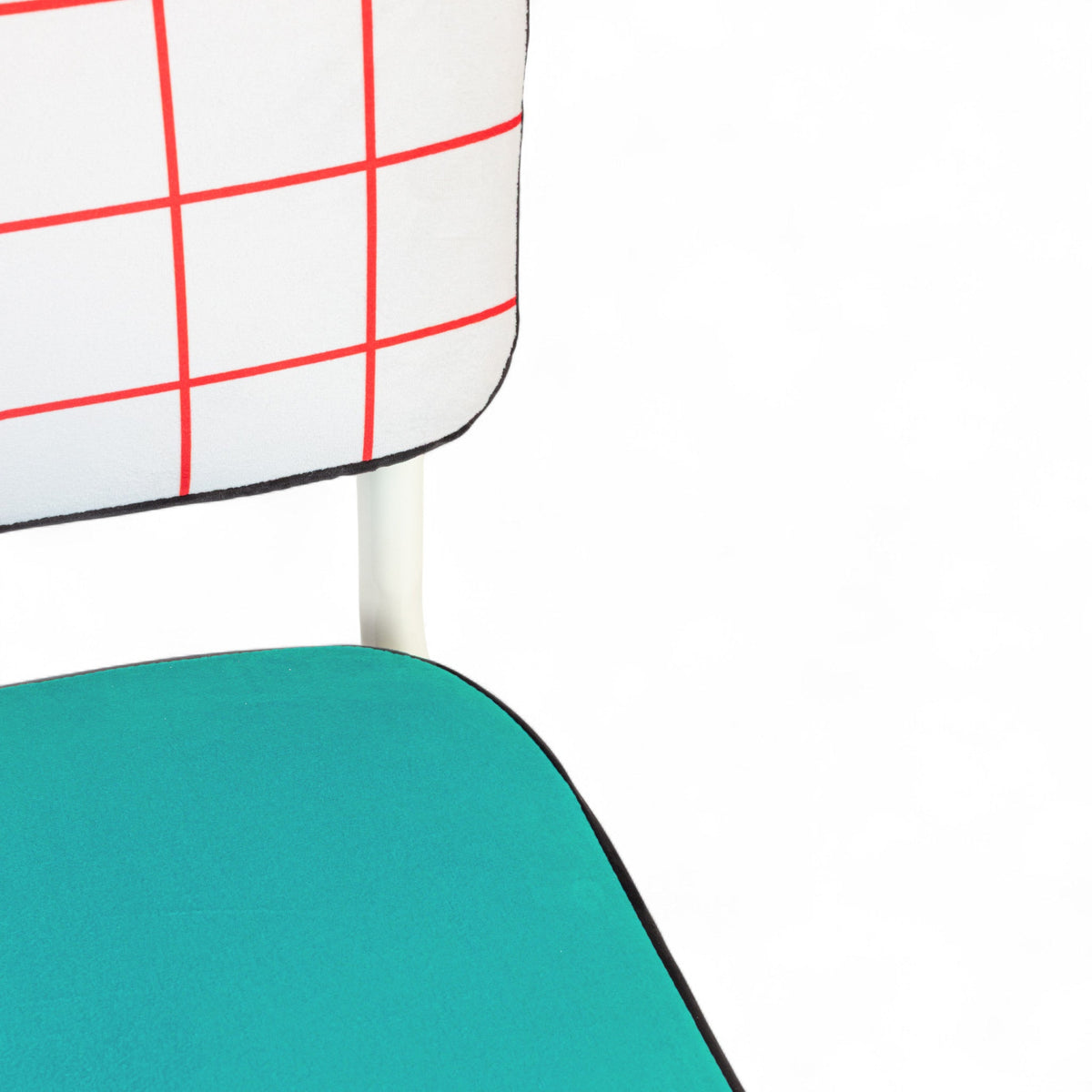 Chaise Super Chair de Hello Again - Seletti-Grille rouge, détail du dossier-The Woods Gallery
