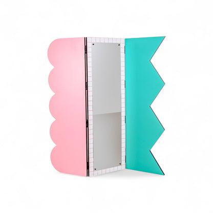 Paravent Super Screen Red Grid de Hello Again - Seletti-vue 2-The Woods Gallery