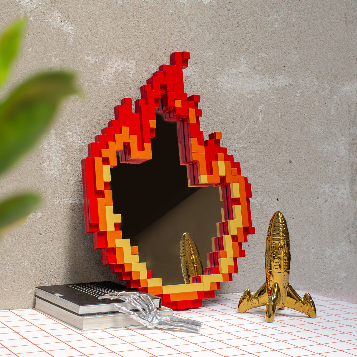 Miroir Pixel Mirror Flame de Roberto Bruno - Seletti-vue 8-The Woods Gallery