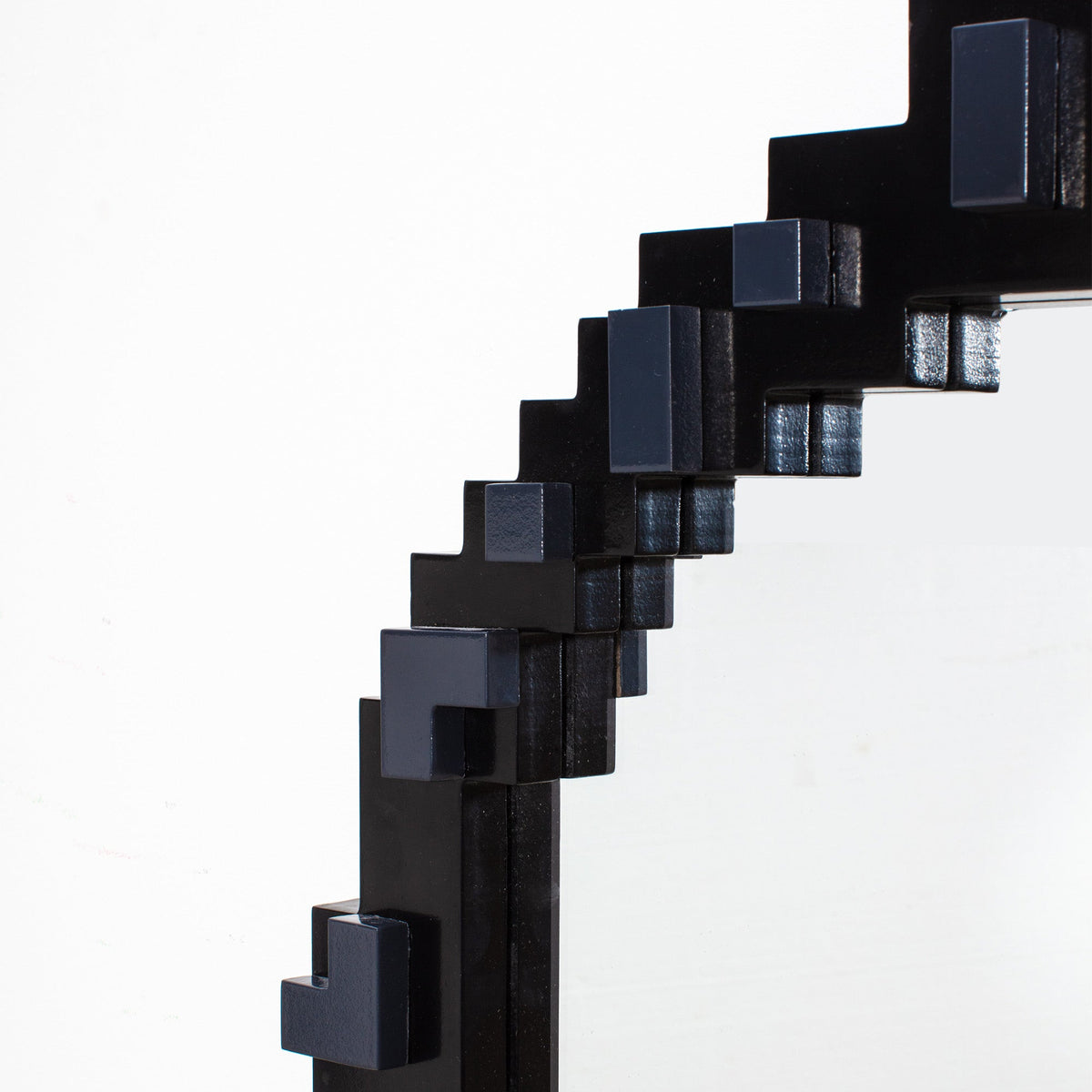 Miroir Pixel Mirror Bomb de Roberto Bruno - Seletti-vue 3-The Woods Gallery