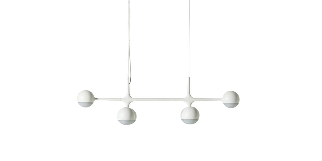 Suspension Dot Pattern Light de Charles et Ray Eames - Cassina-vue de face, sphères blanches sur barre-Cassina