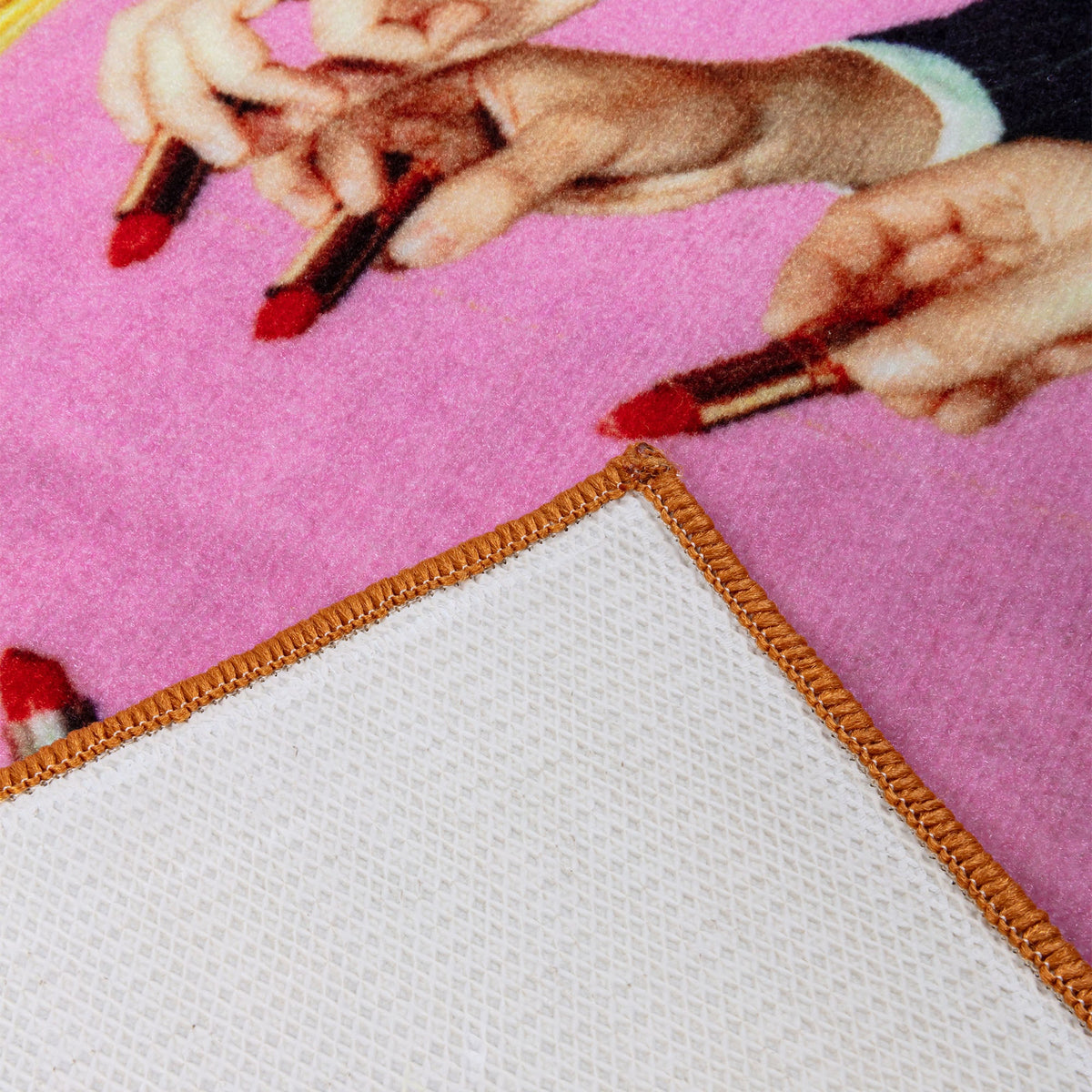 Tapis de bain Toiletpaper Lipsticks Pink - Seletti-vue 2-The Woods Gallery