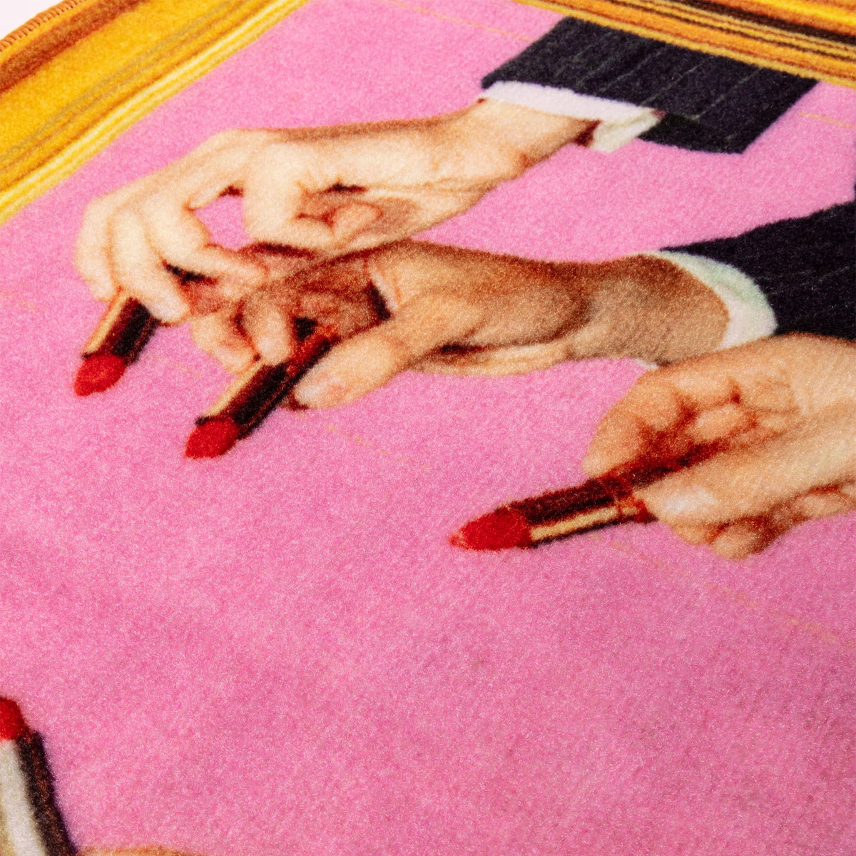 Tapis de bain Toiletpaper Lipsticks Pink - Seletti-vue 3-The Woods Gallery