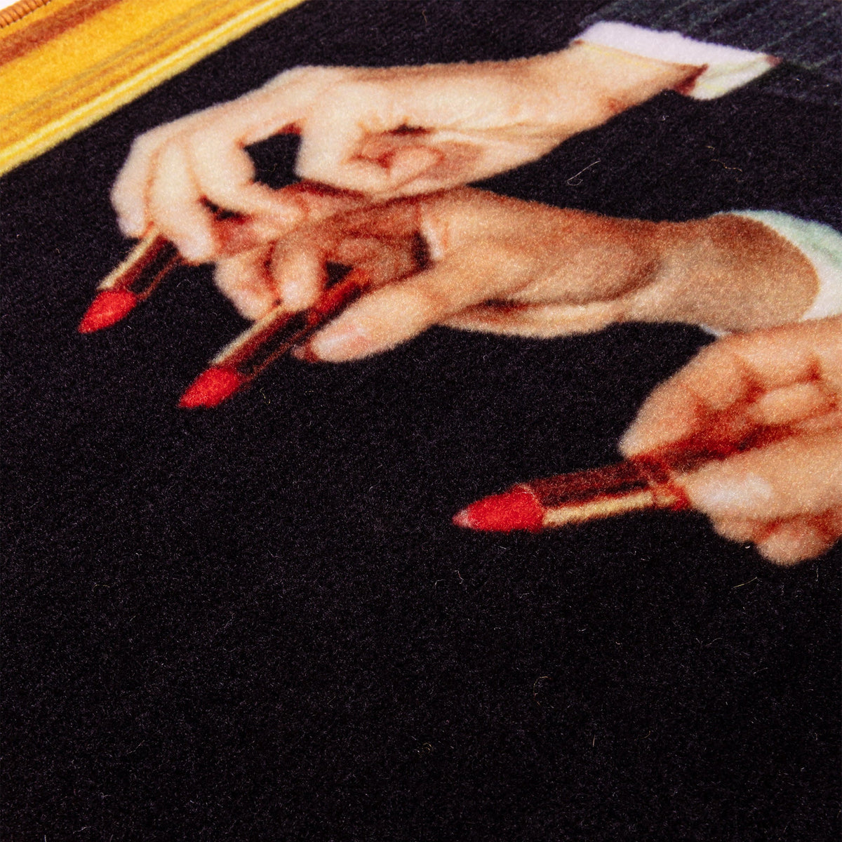 Tapis de bain Toiletpaper Lipsticks Black - Seletti-vue 3-The Woods Gallery