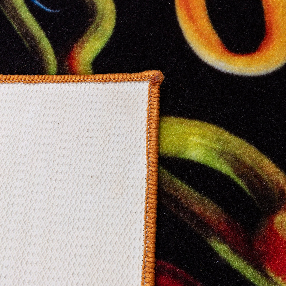 Tapis de cuisine Snakes de ToiletPaper - Seletti-vue 2-The Woods Gallery