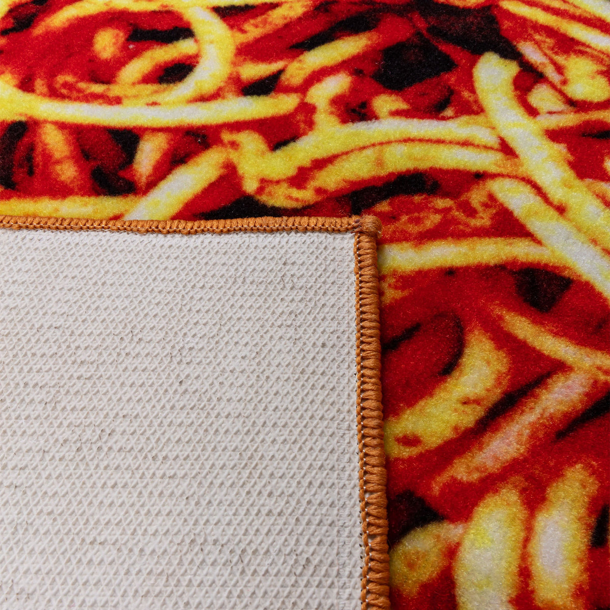 Tapis de cuisine Spaghetti de ToiletPaper - Seletti-vue 2-The Woods Gallery
