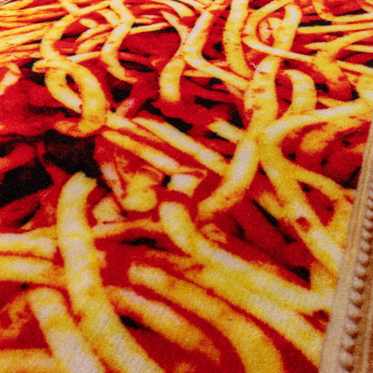 Tapis de cuisine Spaghetti de ToiletPaper - Seletti-vue 3-The Woods Gallery