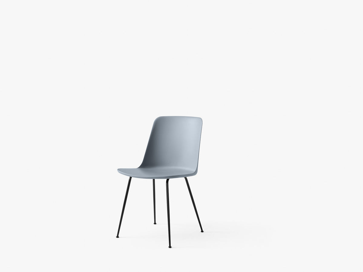 Chaise Rely HW6 Bleu clair piètement tube noir - &amp;Tradition