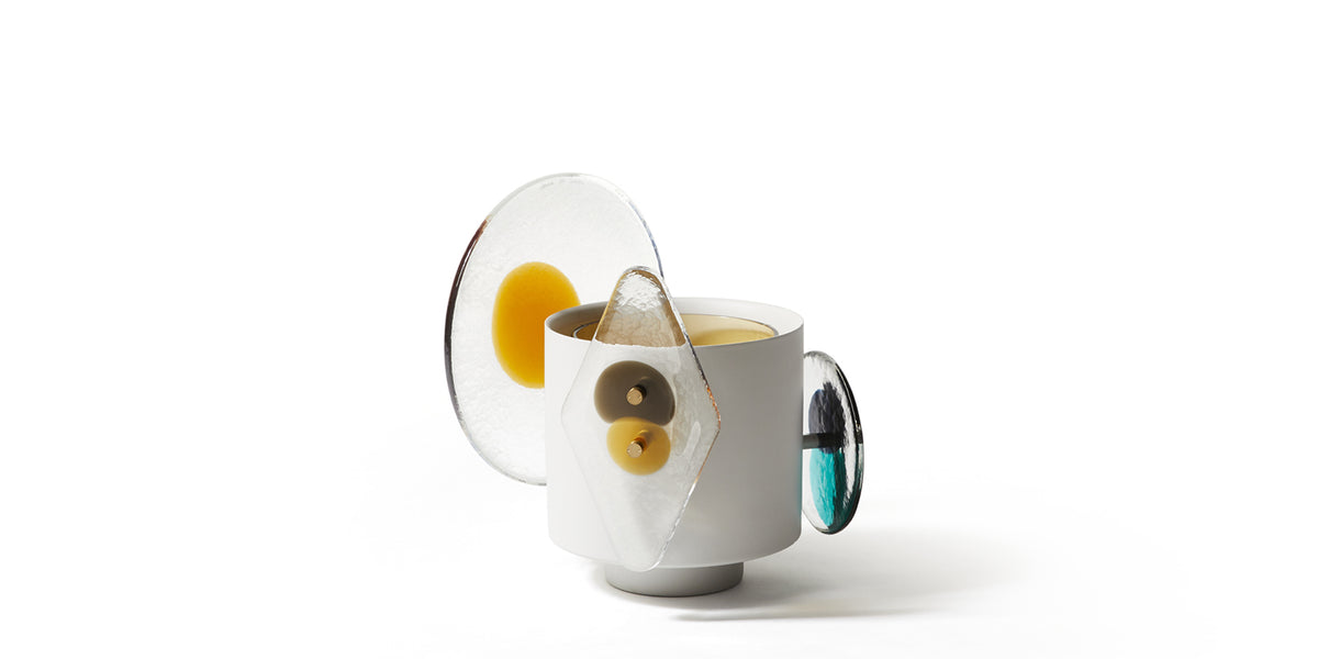 Vase Colourdisc de Bethan Laura Wood - Cassina-récipient blanc avec disques de verre colorés-Cassina