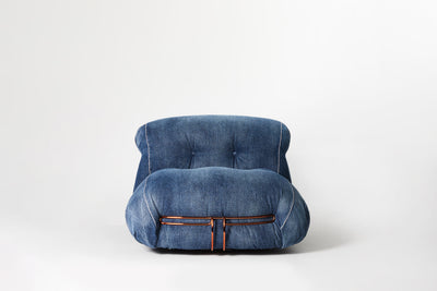 Fauteuil Soriana Denim par Afra & Tobia Scarpa - Cassina-packshot en denim-The Woods Gallery