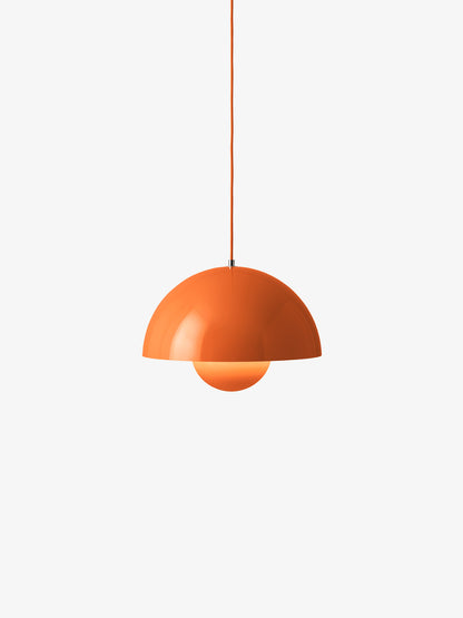 Suspension Flowerpot VP7 de Verner Panton - &amp;Tradition-Orange acidulé, allumée-The Woods Gallery