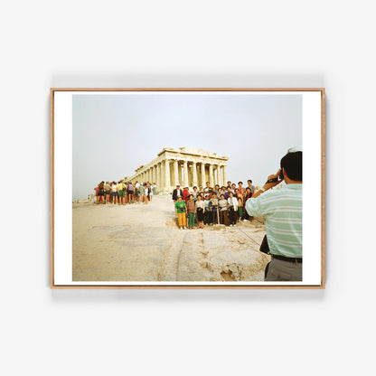 Affiche ATHÈNES "Small World" par Martin Parr - The Wrong Shop-Cadre chêne-The Woods Gallery