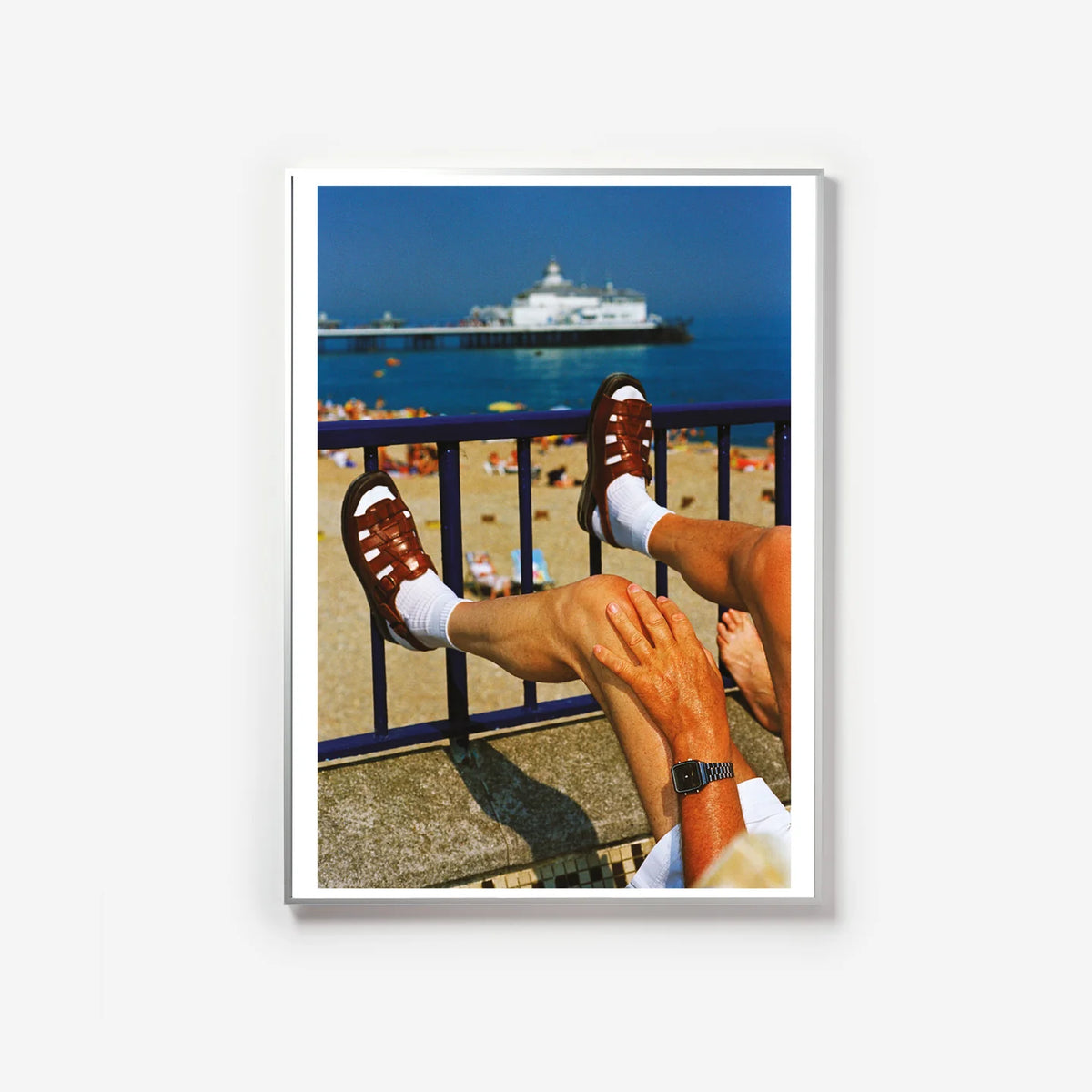 Affiche EASTBOURNE par Martin Parr - The Wrong Shop-Cadre en aluminium argenté-The Woods Gallery