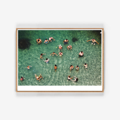Affiche SORRENTO "Beach Therapy" par Martin Parr - The Wrong Shop-Cadre chêne-The Woods Gallery
