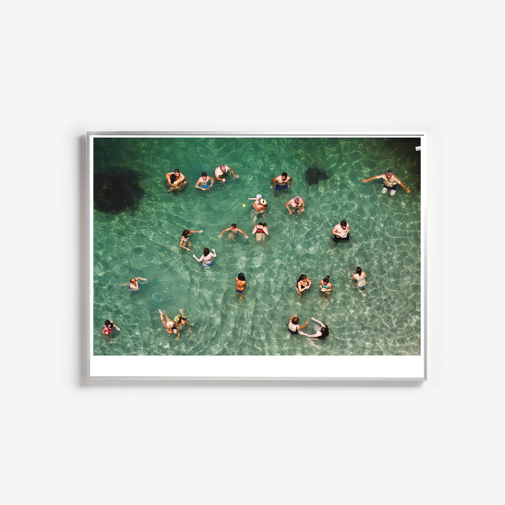Affiche SORRENTO "Beach Therapy" par Martin Parr - The Wrong Shop-Cadre en aluminium argenté-The Woods Gallery
