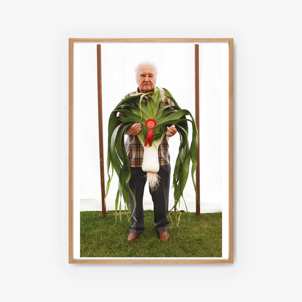 Affiche de "West Bromwich" par Martin Parr - The Wrong Shop-Cadre chêne-The Woods Gallery