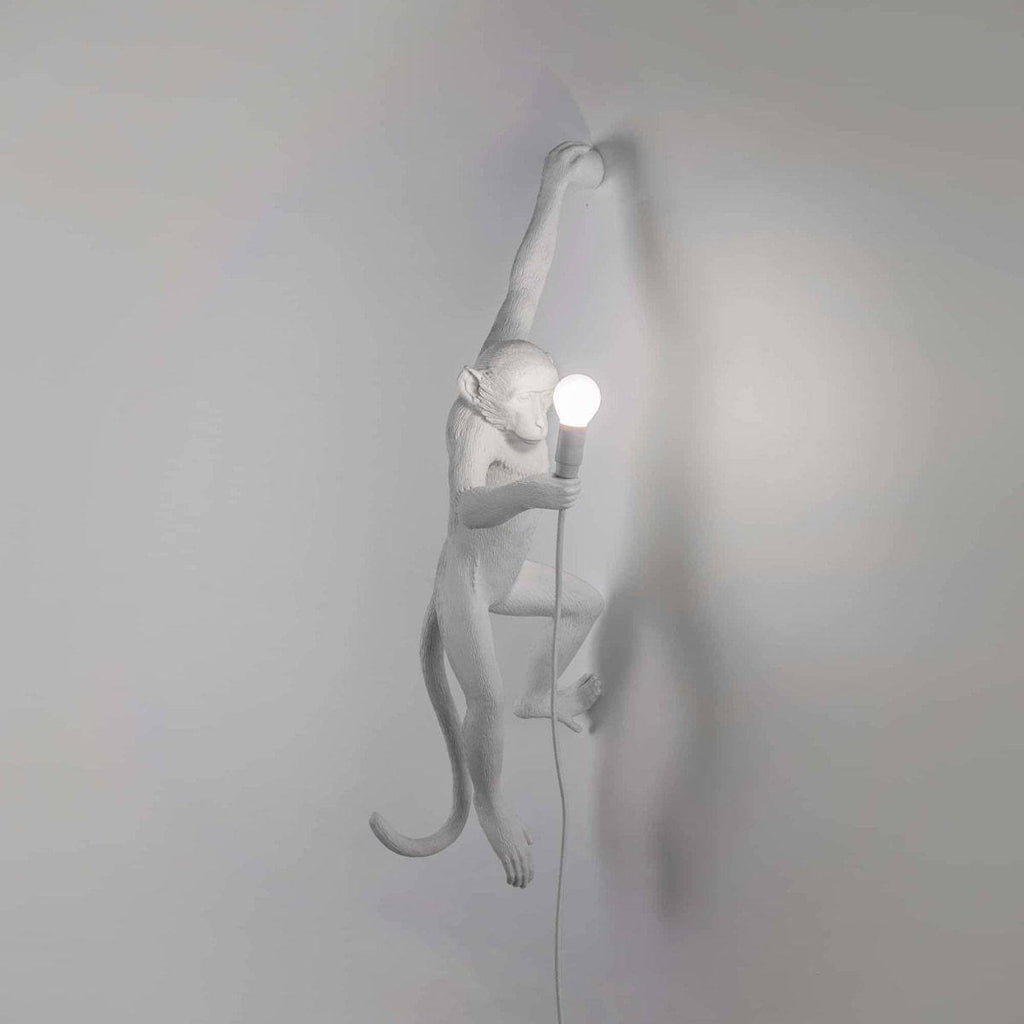 Applique Lampe Singe suspendu à gauche OUTDOOR de Marcantonio - Seletti-Blanc-The Woods Gallery