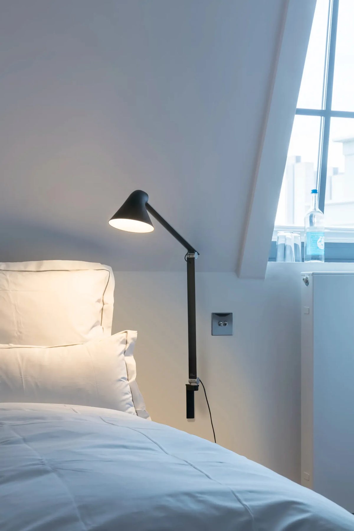 Applique murale NJP - Louis Poulsen-Noir-LED 3000K 10W-Bras long – Wall box sans câble-The Woods Gallery