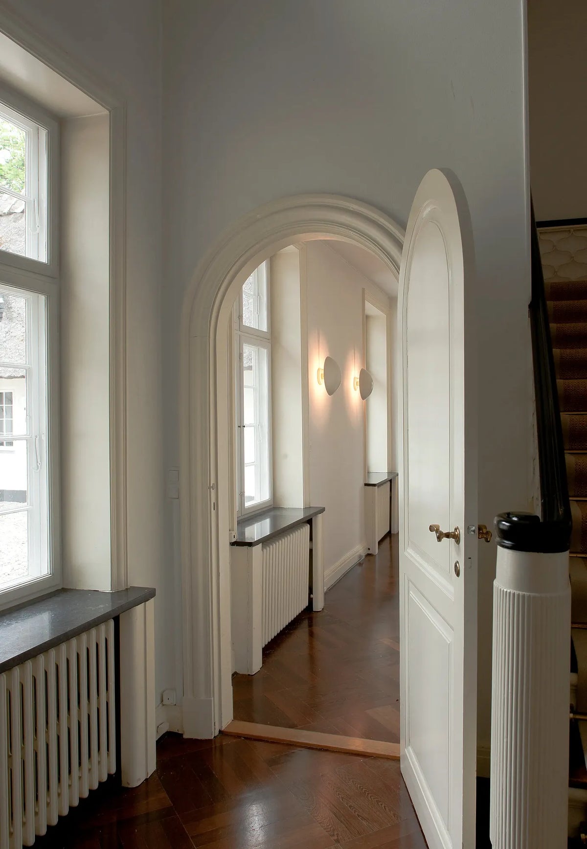 Applique murale PH Hat de Poul Henningsen - Louis Poulsen-Blanc-The Woods Gallery
