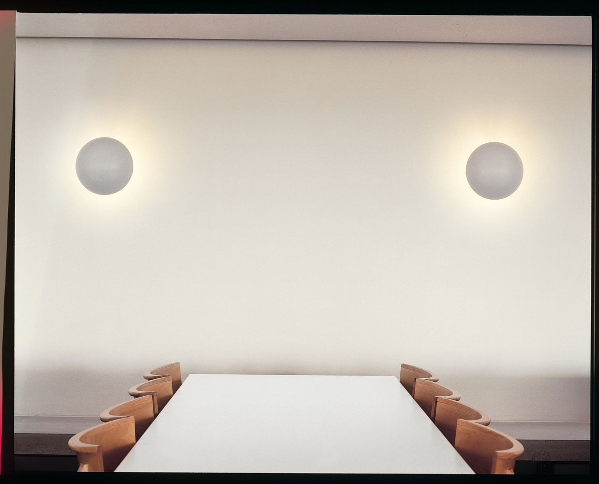 Applique murale PH Hat de Poul Henningsen - Louis Poulsen-Blanc-The Woods Gallery