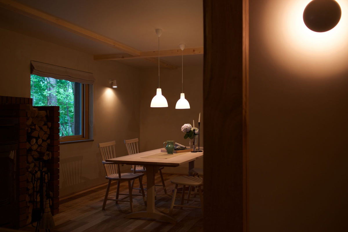 Applique murale PH Hat de Poul Henningsen - Louis Poulsen-Blanc-The Woods Gallery