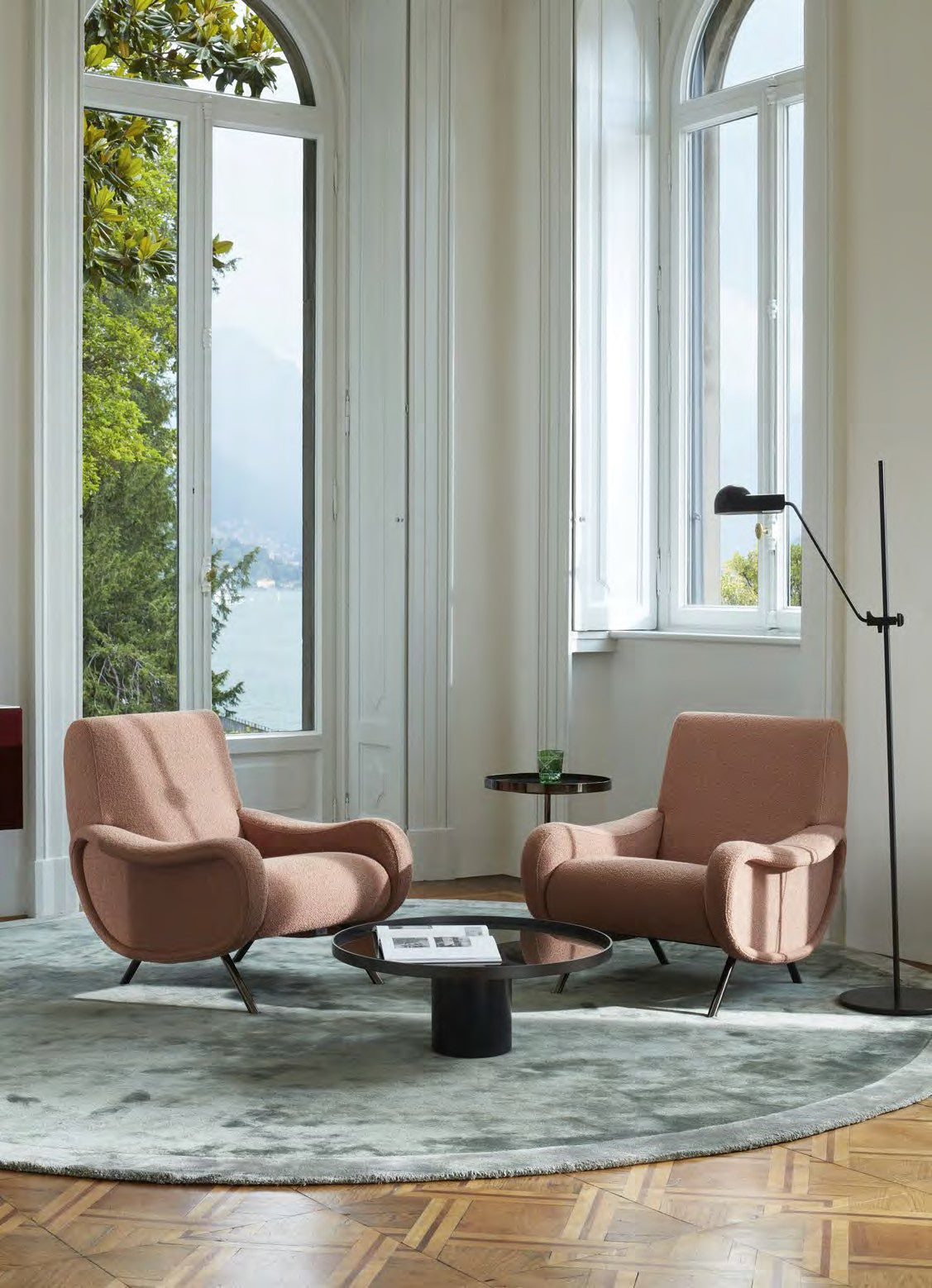 Fauteuil 720 Lady de Marco Zanuso - Cassina-ambiance catalogue Cassina 2026 (vue 2)-The Woods Gallery