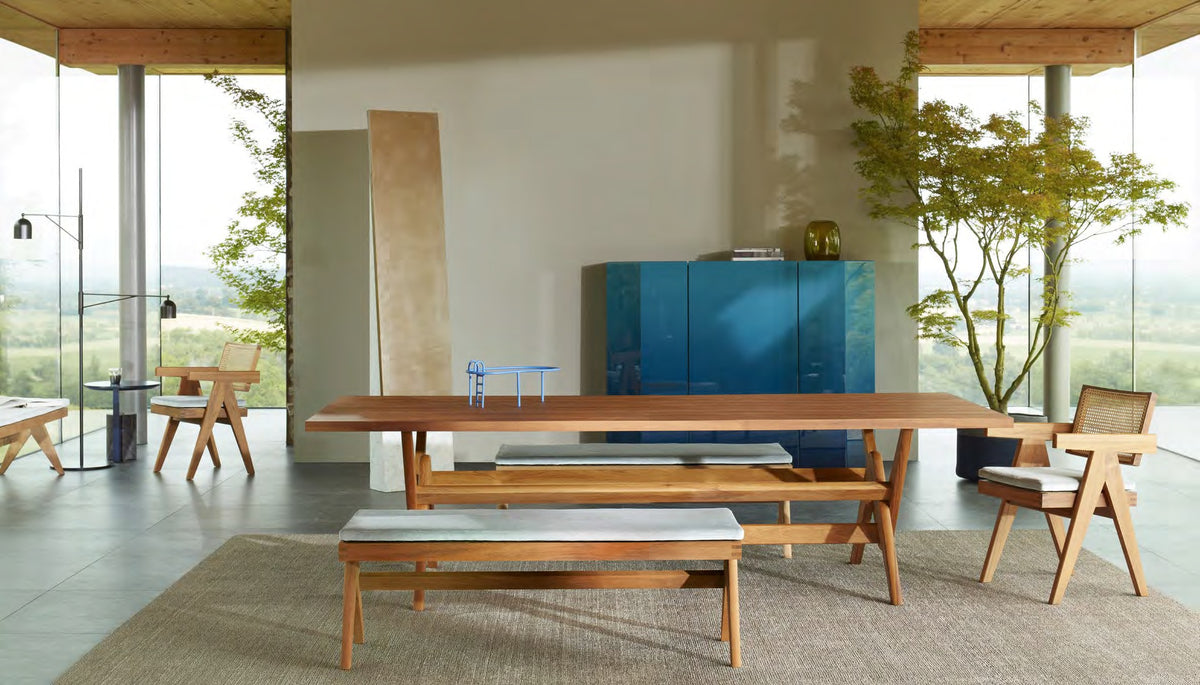 Banc 057 Civil Bench de Pierre Jeanneret - Cassina-ambiance catalogue Cassina 2026-The Woods Gallery