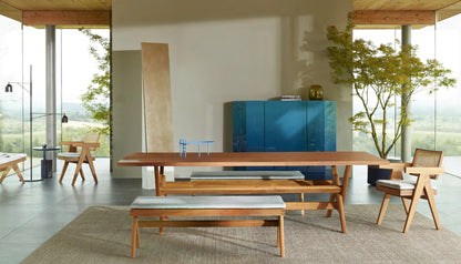Banc 057 Civil Bench de Pierre Jeanneret - Cassina-ambiance catalogue Cassina 2026-The Woods Gallery
