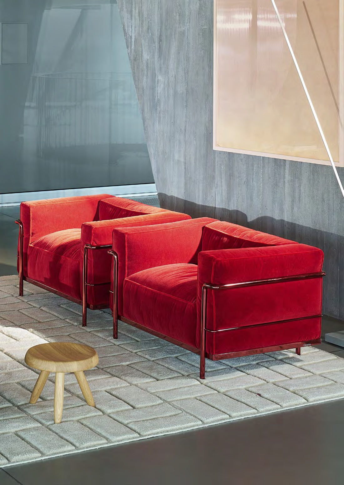 Fauteuil 3 Grand Confort (LC3) grand modèle, édition 60 ans - Cassina-ambiance catalogue Cassina 2026-The Woods Gallery
