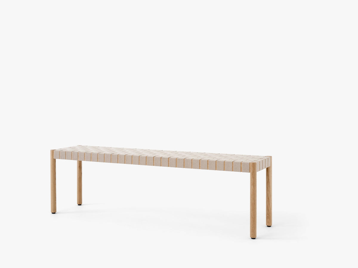 Banc Betty TK5 de Thau &amp; Kallio - &amp;Tradition-Chêne massif laqué-Lin naturel-The Woods Gallery