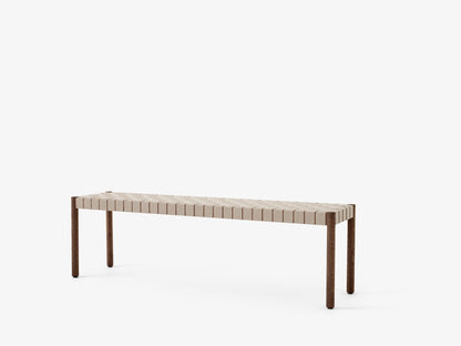 Banc Betty TK5 de Thau &amp; Kallio - &amp;Tradition-Chêne massif laqué-Lin naturel-The Woods Gallery