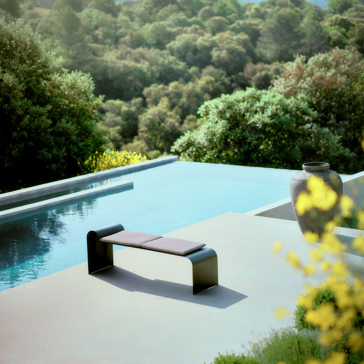 Banc Eclipse de Garnier &amp; Pingree - Petite Friture-au bord de la piscine-The Woods Gallery