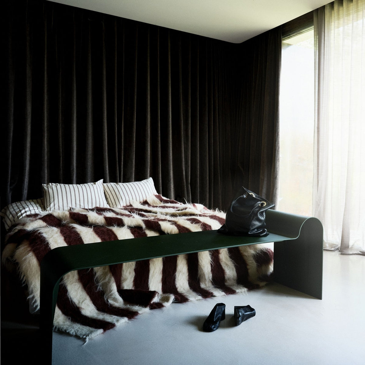 Banc Eclipse de Garnier &amp; Pingree - Petite Friture-autre vue-The Woods Gallery