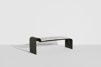 Banc Eclipse de Garnier &amp; Pingree - Petite Friture-structure Vert bouteille, coussin Beda, vue trois quarts-The Woods Gallery