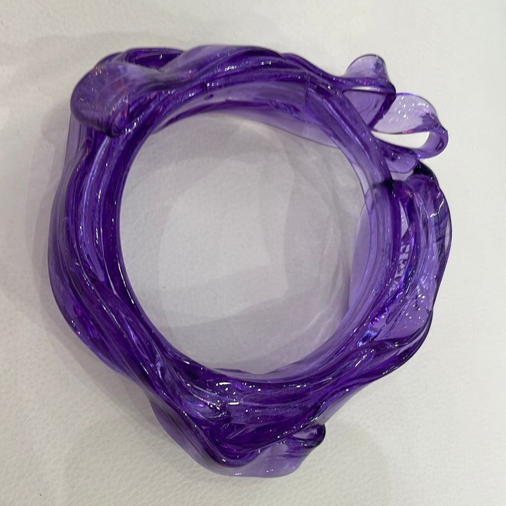 Bracelet Ribbon en résine violet de Gaetano Pesce - Fish Design-The Woods Gallery