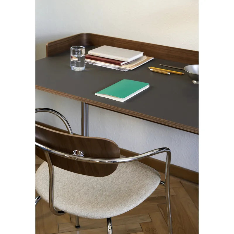 Bureau Pavilion AV17 132 x 66cm par Anderssen &amp; Voll - &amp;Tradition-The Woods Gallery