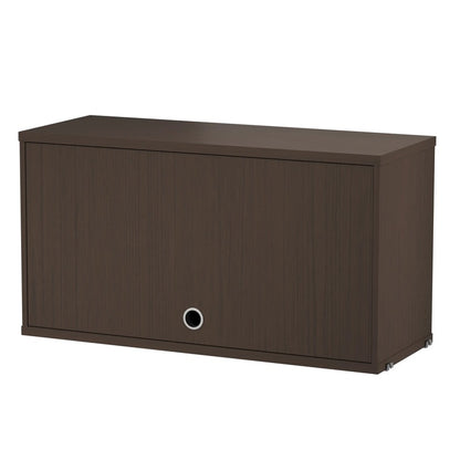 Caisson à porte battante verticale, String Furniture, coloris chêne foncé, packshot sur fond blanc