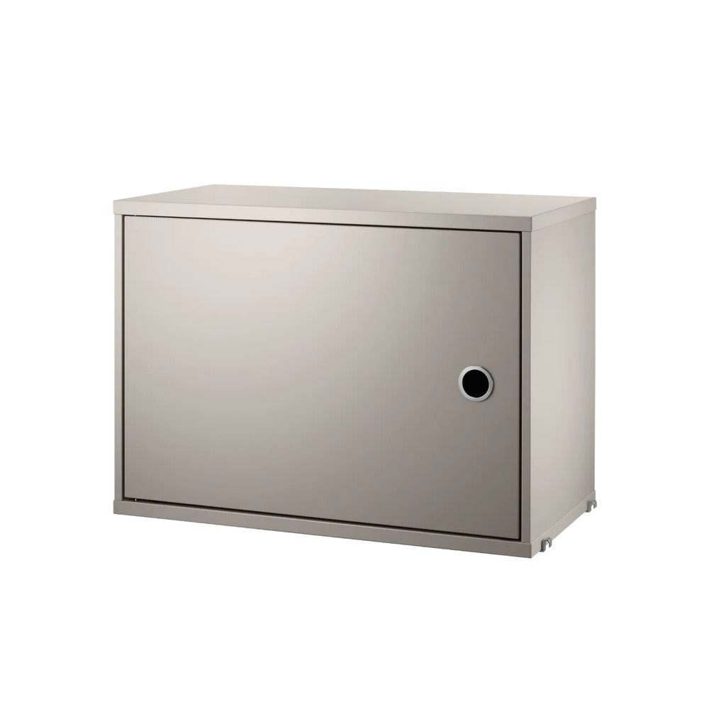 Caisson à porte battante horizontale, String Furniture, coloris beige, packshot sur fond blanc