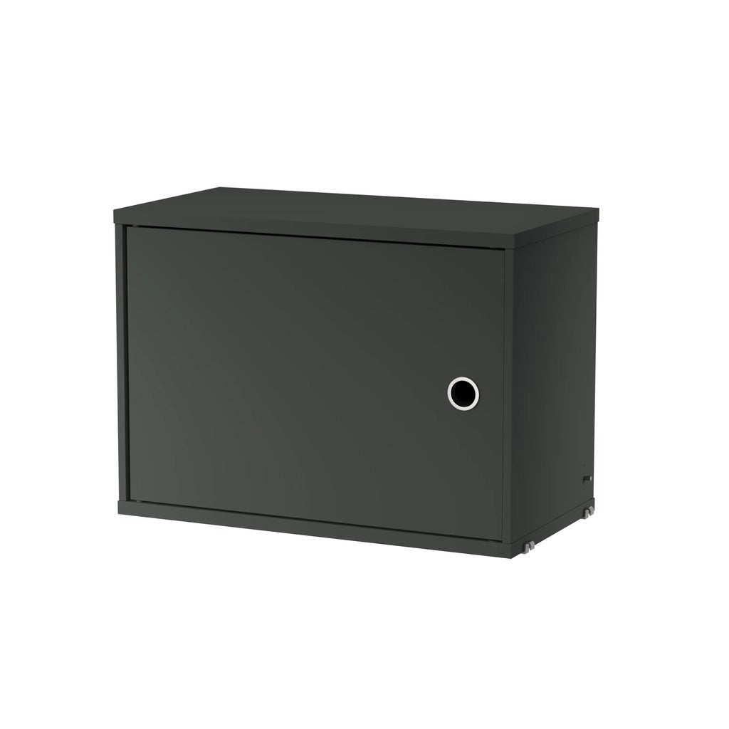 Caisson à porte battante horizontale, String Furniture, coloris gris foncé, packshot sur fond blanc