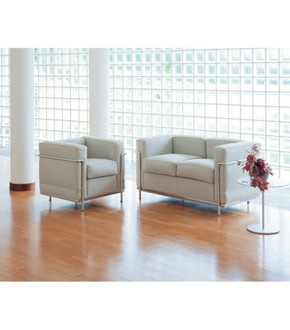 Canapé "2" Grand Confort - en cuir, petit modèle, deux places - Cassina-Structure Finition Chromée-Cuir Blanc cassé-The Woods Gallery