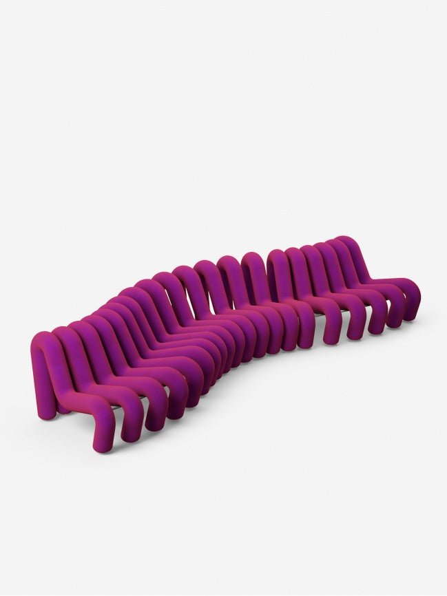 Canapé Extra Bold de Big Game - Moustache-Rouge bleu-4 places - 16 tubes (L: 300 cm P: 99 cm H: 71 cm)-The Woods Gallery