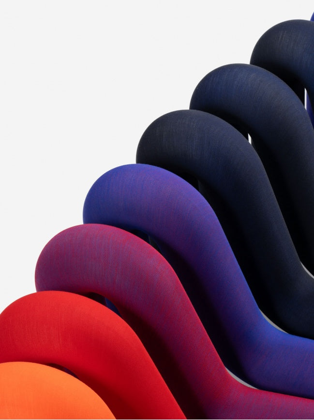 Canapé Extra Bold de Big Game - Moustache-Séquence orange bleu-2 places - 8 tubes (L: 148 cm P: 99 cm H: 71 cm)-The Woods Gallery