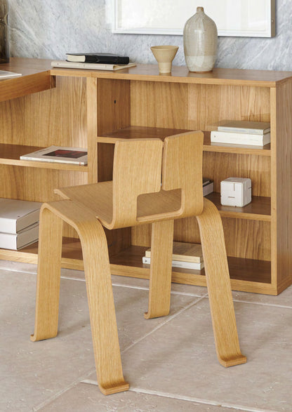 Chaise 517 Ombra Tokyo de Charlotte Perriand - Cassina-ambiance catalogue Cassina 2026 (vue 2)-The Woods Gallery